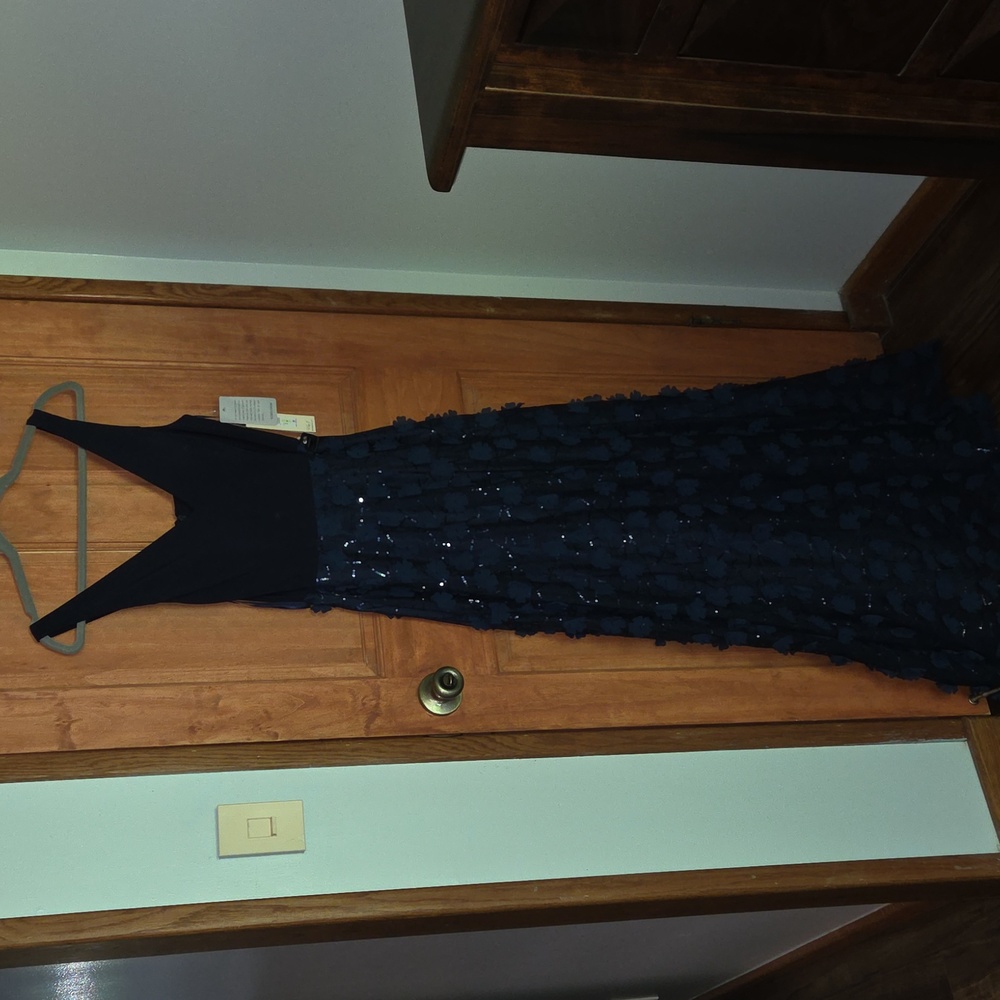 NWT Elisa J Belted Floral Gown , Size 4, In Navy - Picture 2 of 6